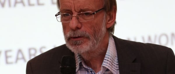 WEB: Dr Ian Banks – Nécrologie