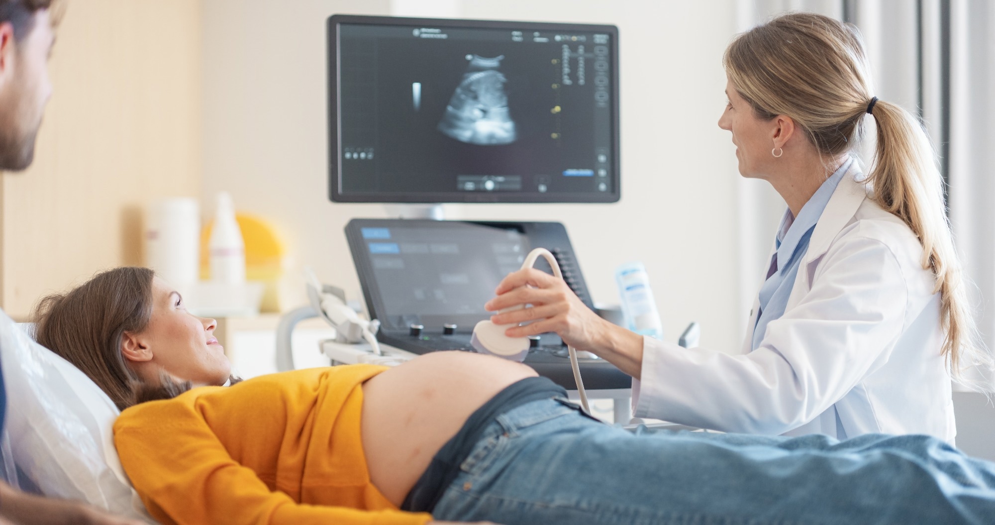 &Eacute;tude : Mod&egrave;les de travail des m&eacute;decins pendant la grossesse, le cong&eacute; parental et le retour sur le march&eacute; du travail. Cr&eacute;dit d'image : Gorodenkoff/Shutterstock